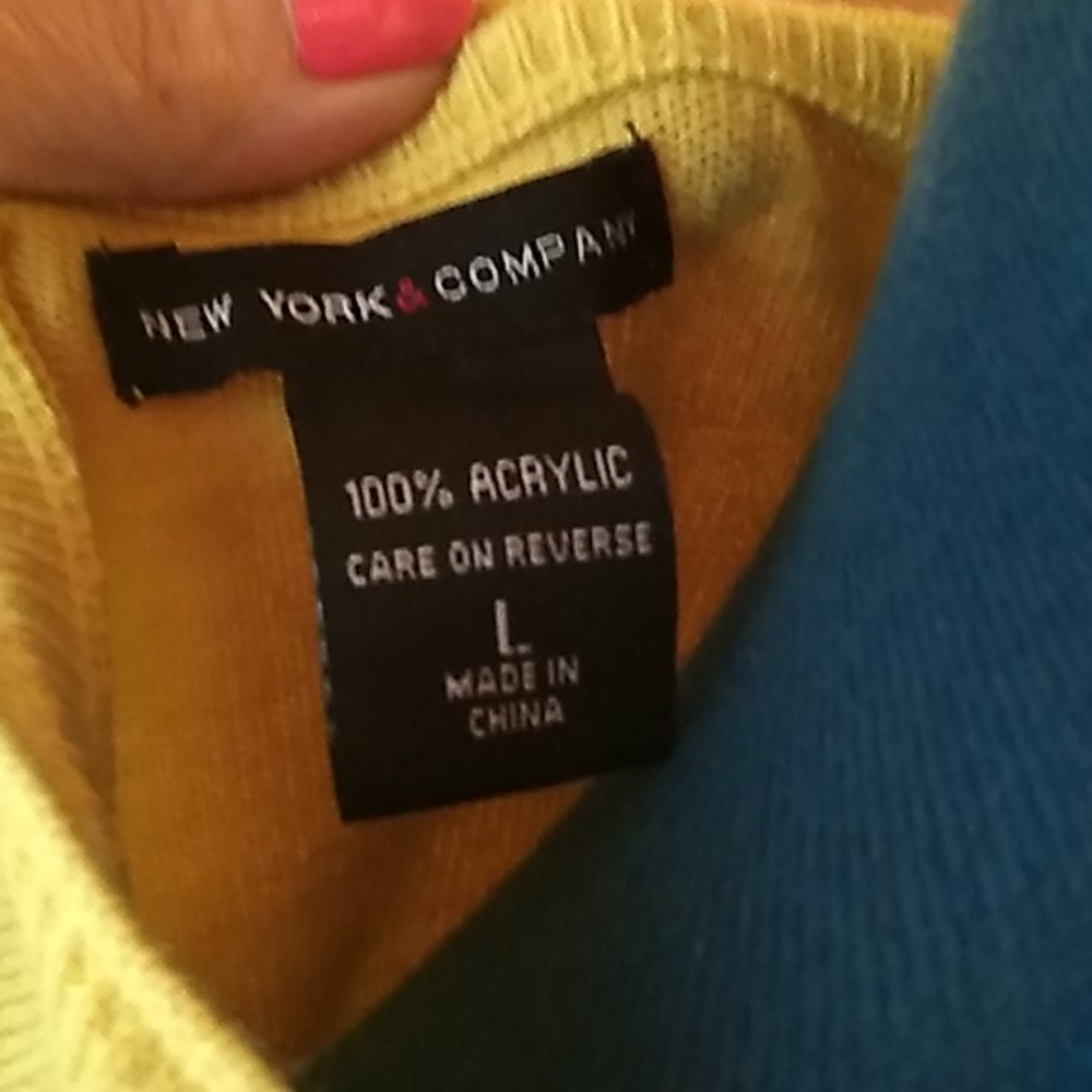 Sweater - Picture 3 of 3